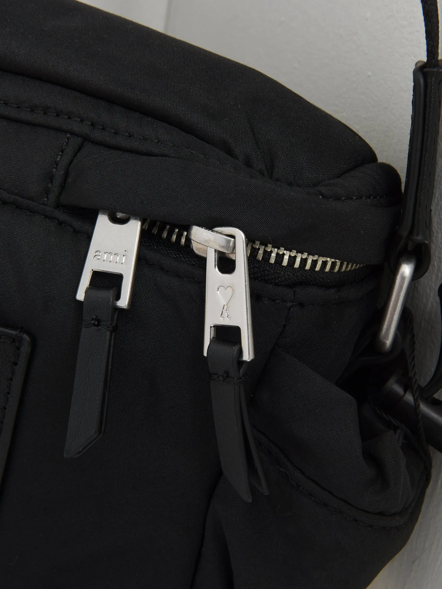 ADC MESSENGER BAG_WOOL TRICOTINE BLACK
