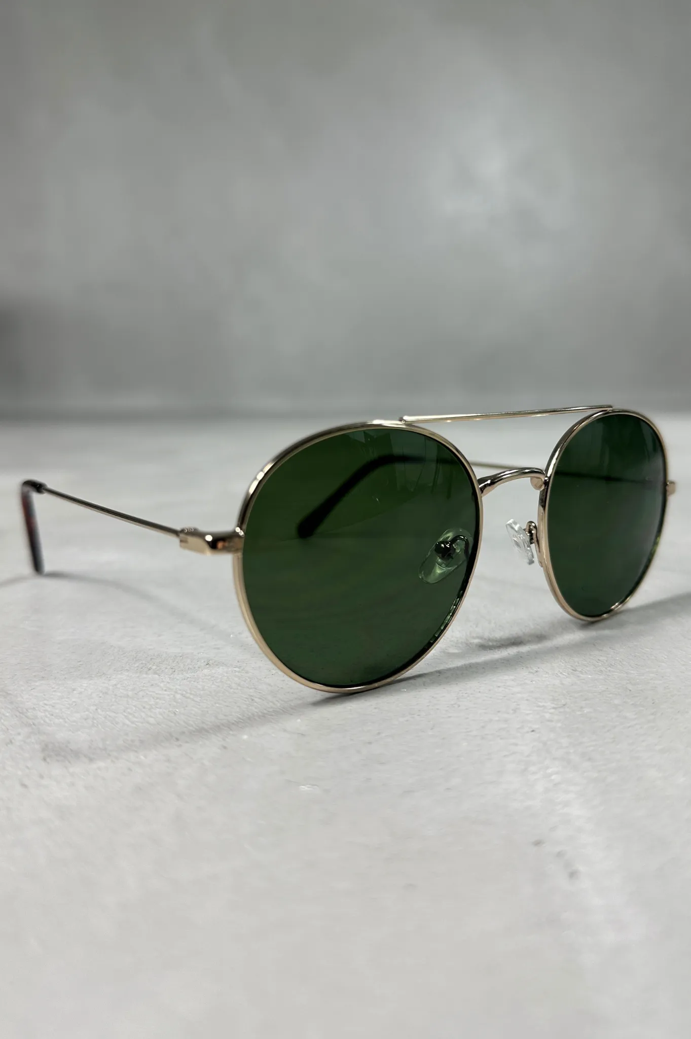 CAPO Round Double Bridge Sunglasses - Green/Gold