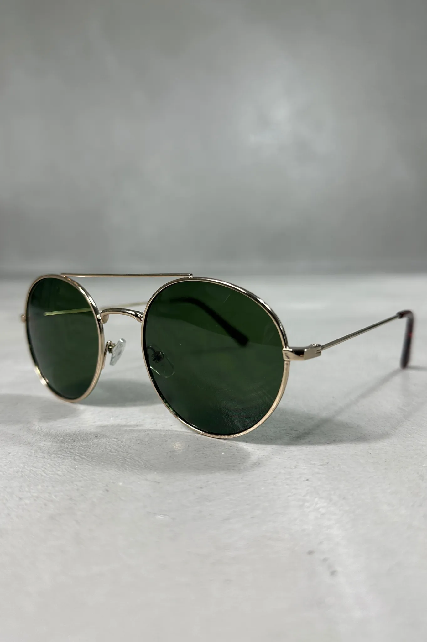 CAPO Round Double Bridge Sunglasses - Green/Gold