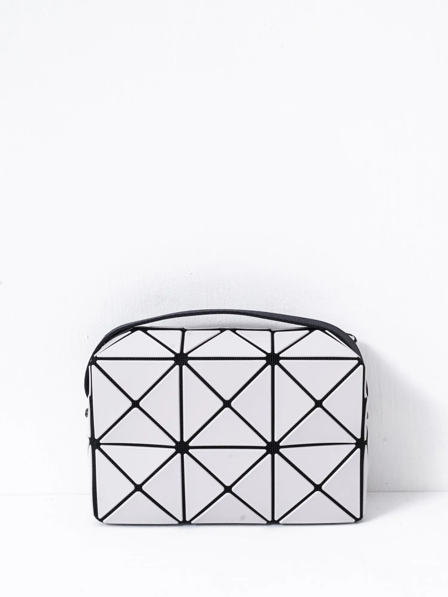 CUBOID_11-LT.GRAY_BB38AG661
