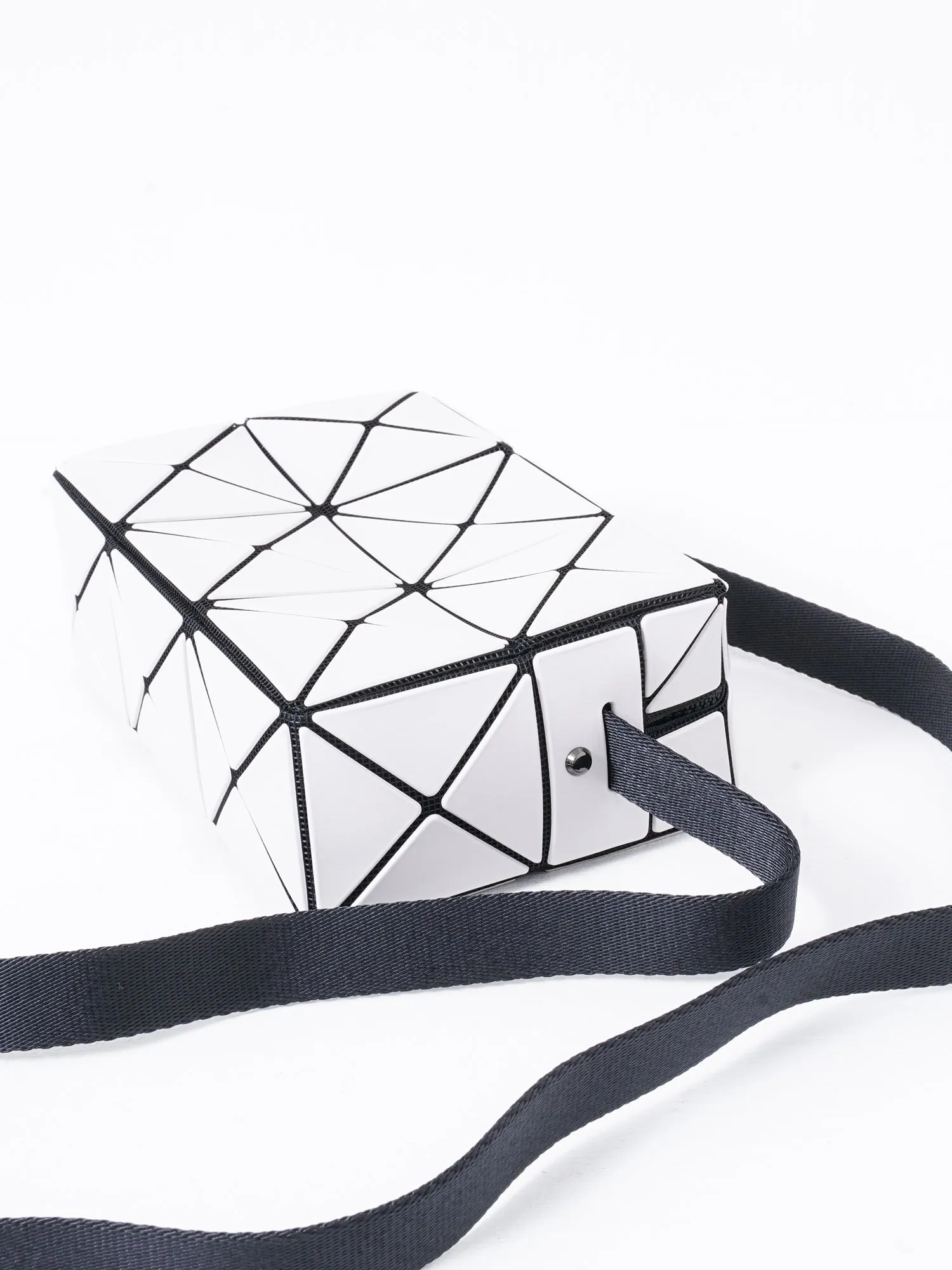 CUBOID_11-LT.GRAY_BB38AG661