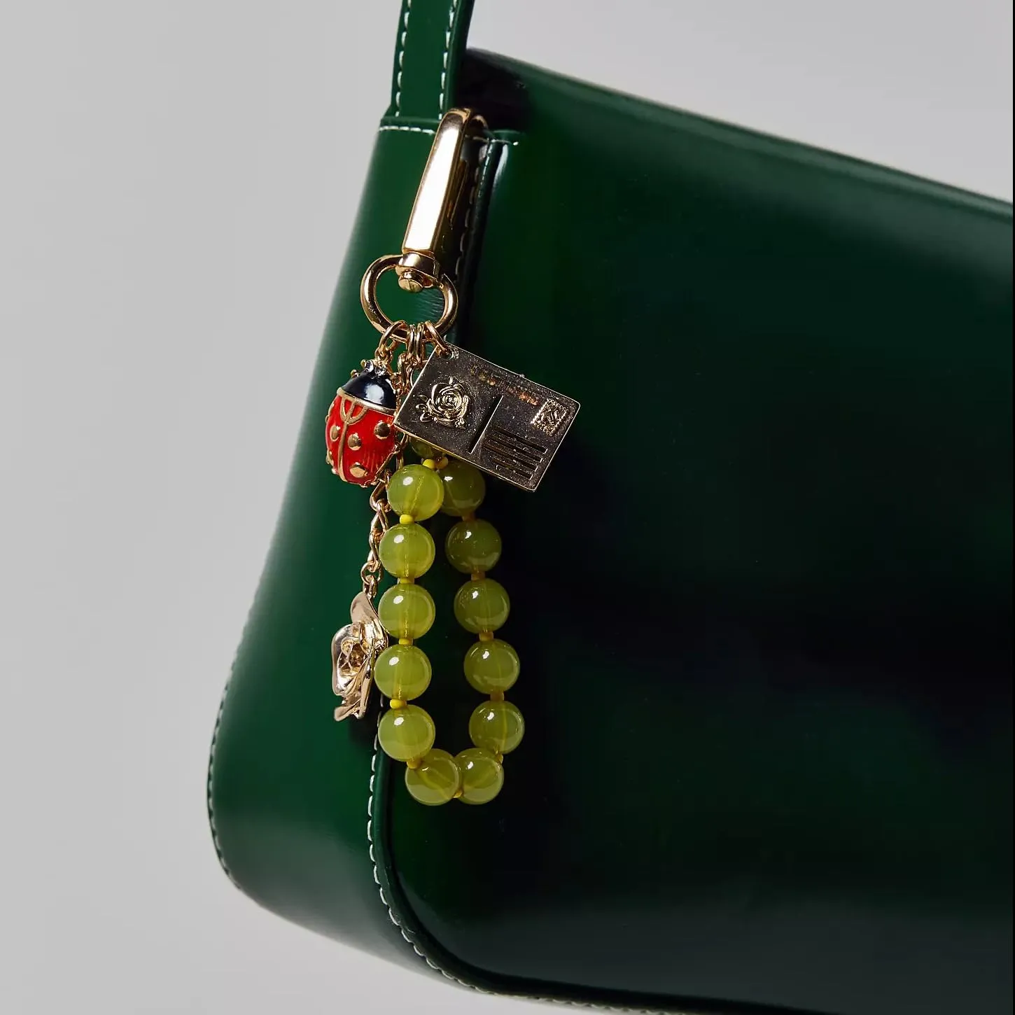 Cute Keychain Kawaii Y2k Accessories Bag Charms for Handbag Backpack Charm 2000s Aesthetic Stuff 2025 Trendy
