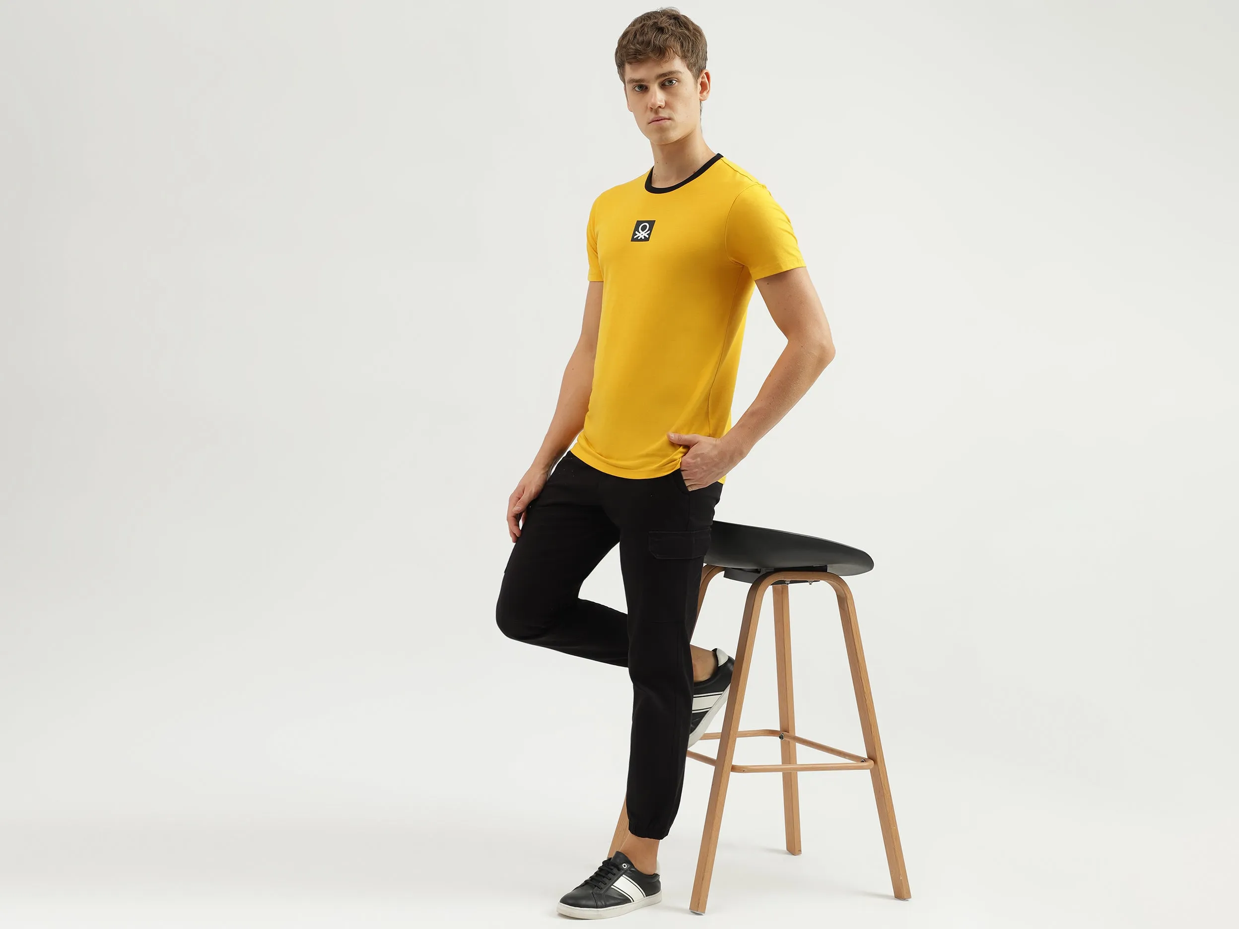 Men's Solid Jogger Fit Trousers with Button Closure