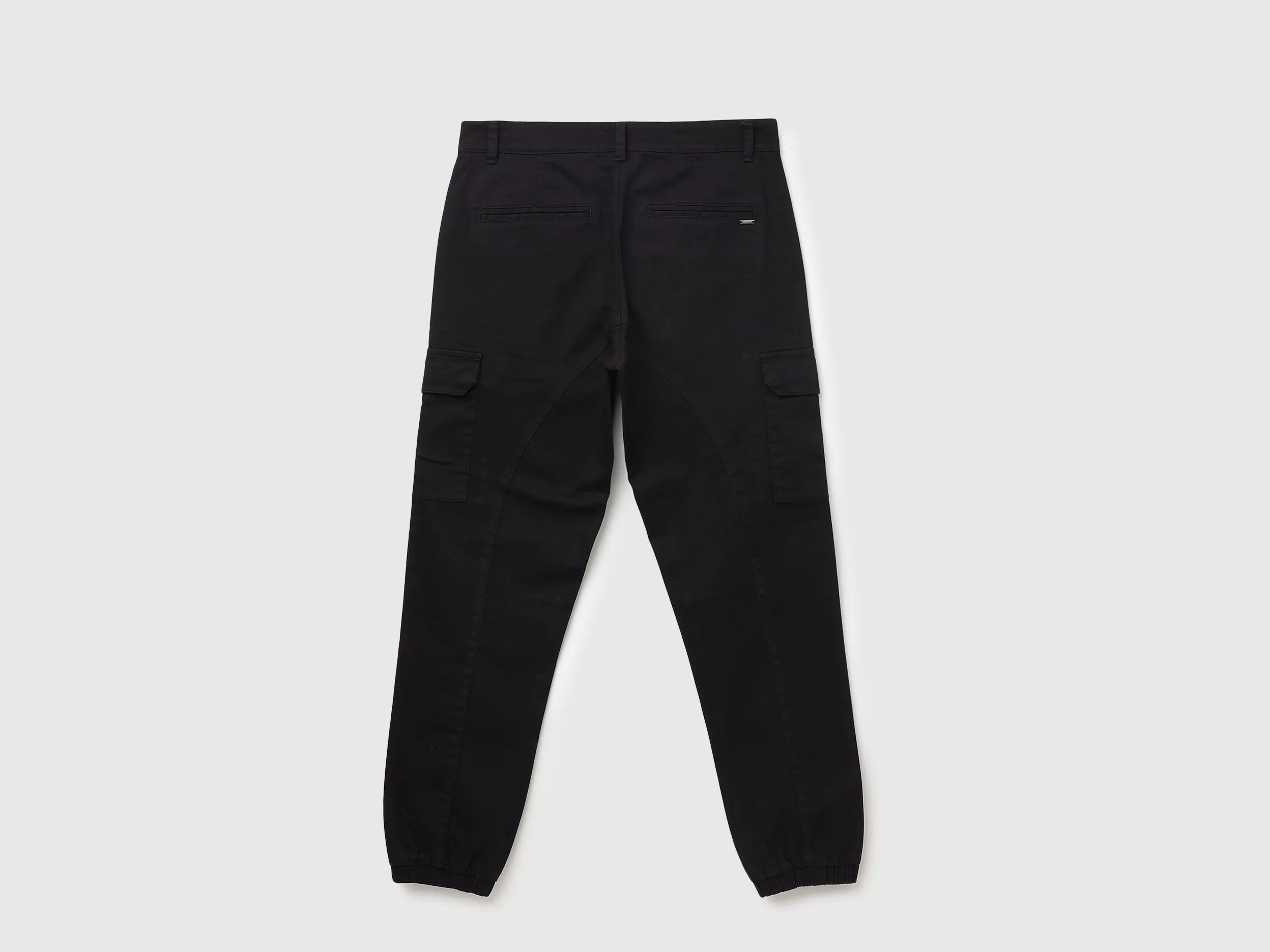 Men's Solid Jogger Fit Trousers with Button Closure