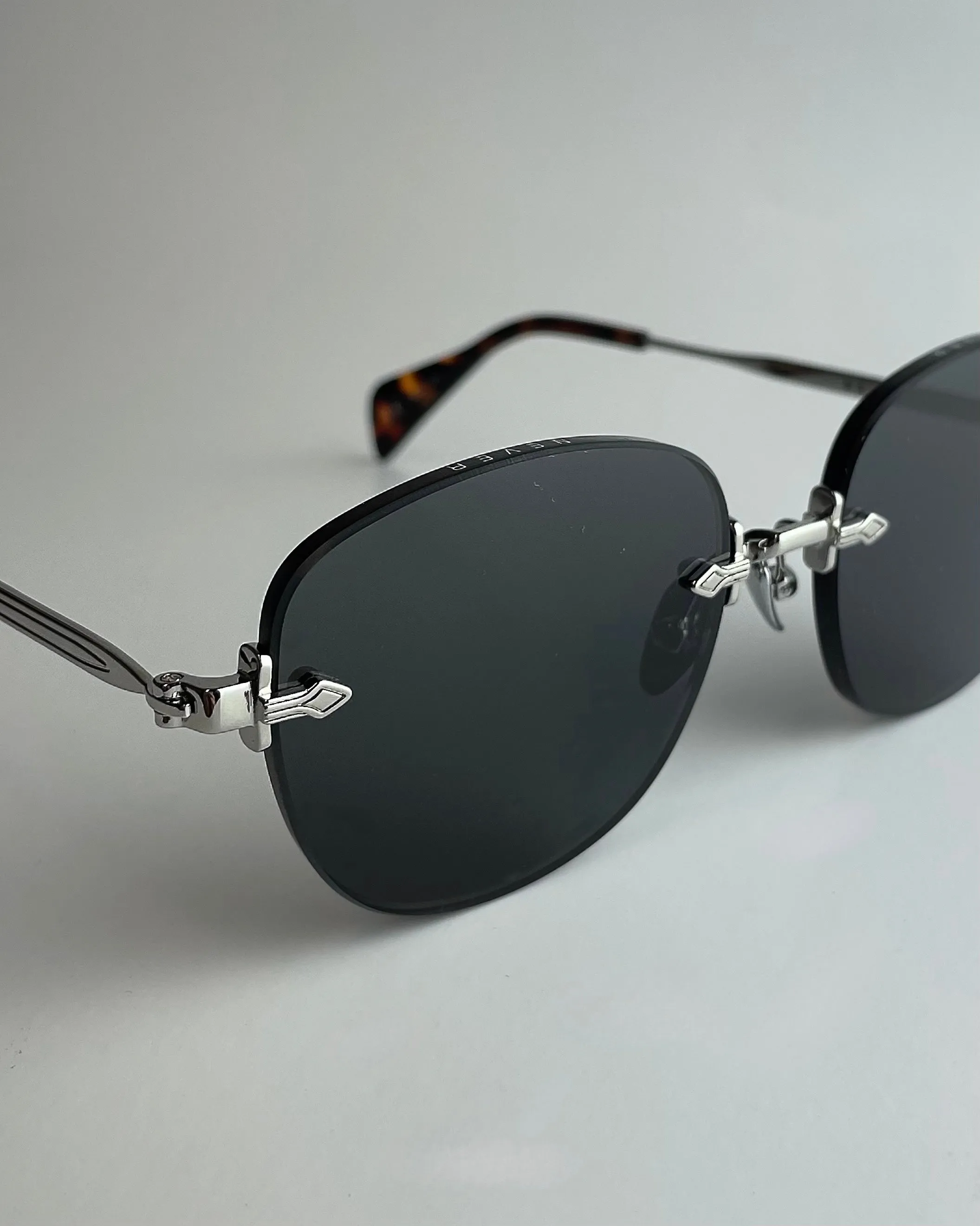 NEVER Silver | Grey