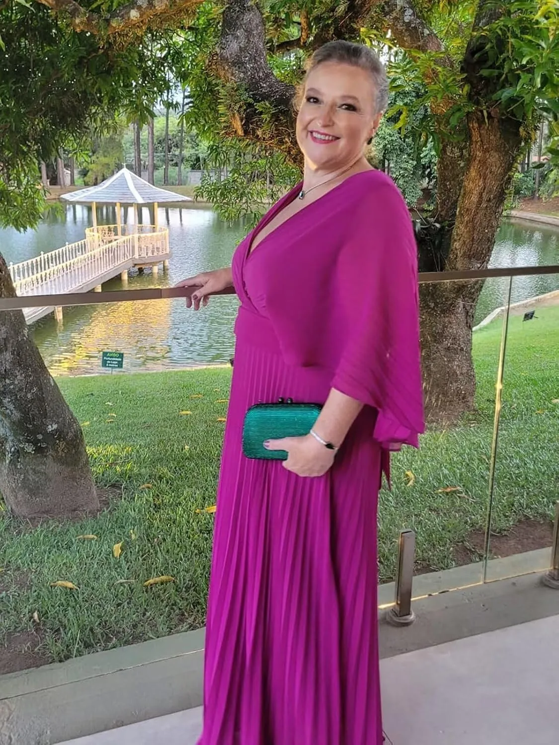 Women's Chiffon Evening Formal Dresses Long V Neck Pleated Batwing Sleeves Mother of The Bride Dress