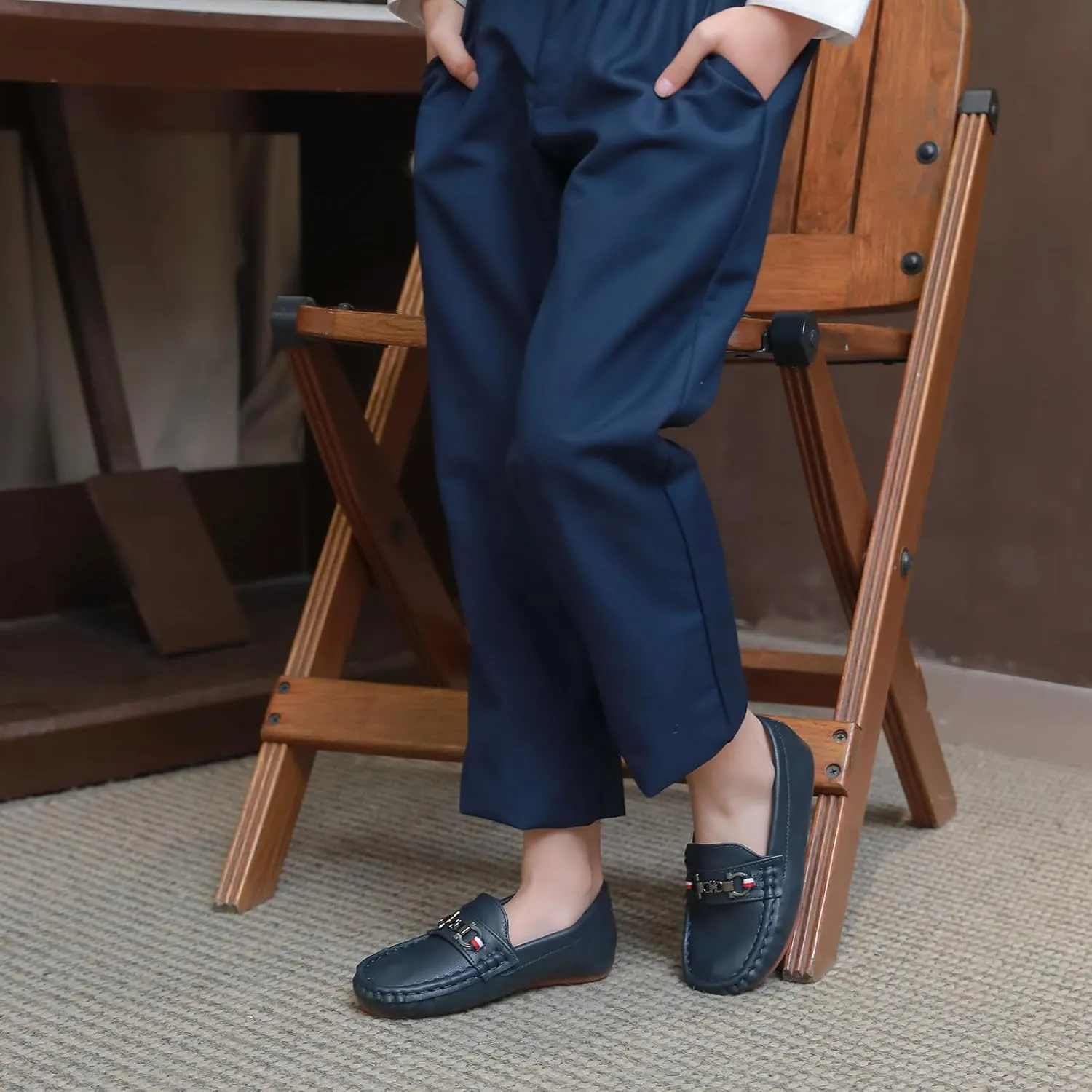 WUIWUIYU Boys Girls Soft Leather Loafer Casual Moccasin Flats Dress Shoes Penny Loafers School Dress Shoes