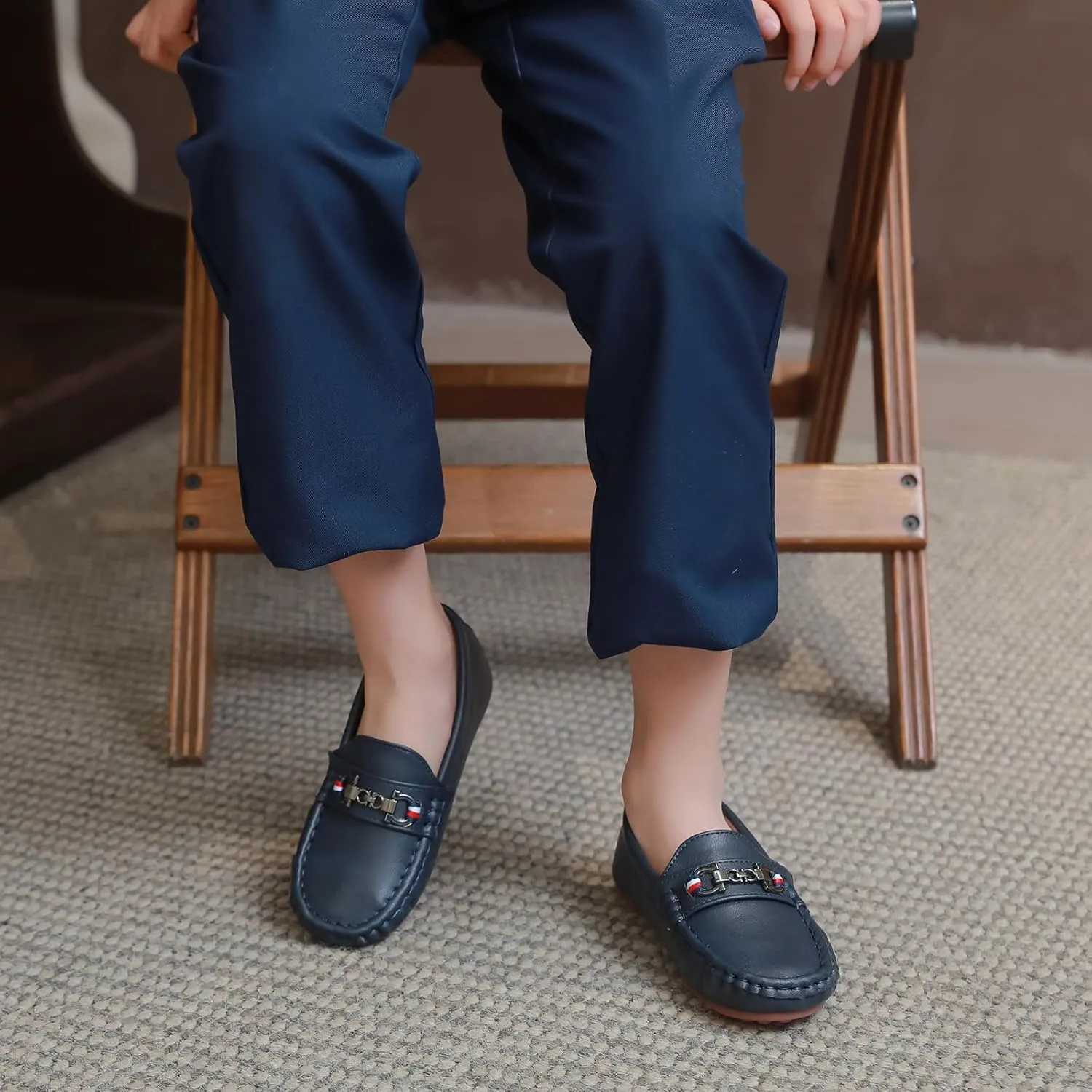 WUIWUIYU Boys Girls Soft Leather Loafer Casual Moccasin Flats Dress Shoes Penny Loafers School Dress Shoes